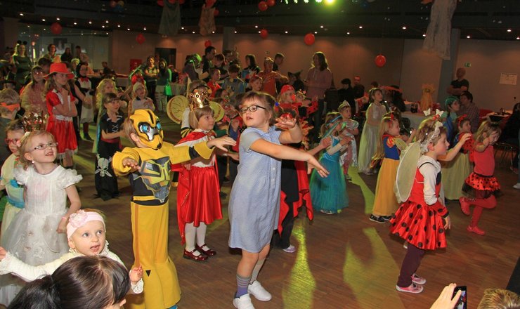 Zrakově postižené děti budou díky výtěžku z karnevalu cestovat časem