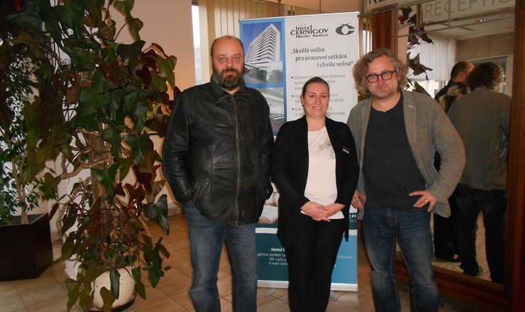 ZNÁMÝ AUTORSKÝ TANDEM HŘEBEJK A JARCHOVSKÝ NAVŠTÍVIL HRADECKÝ HOTEL ĆERNIGOV